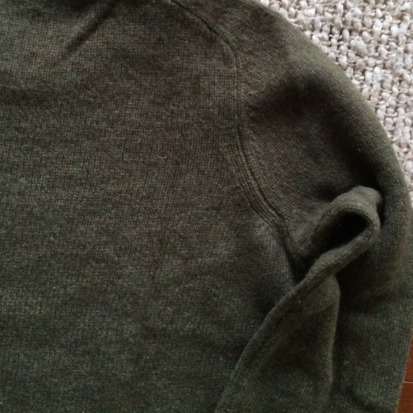 Men’s Dockers |Gorgeous Army/camouflage Green Sweater | Size M | Lambswool - Picture 5 of 9